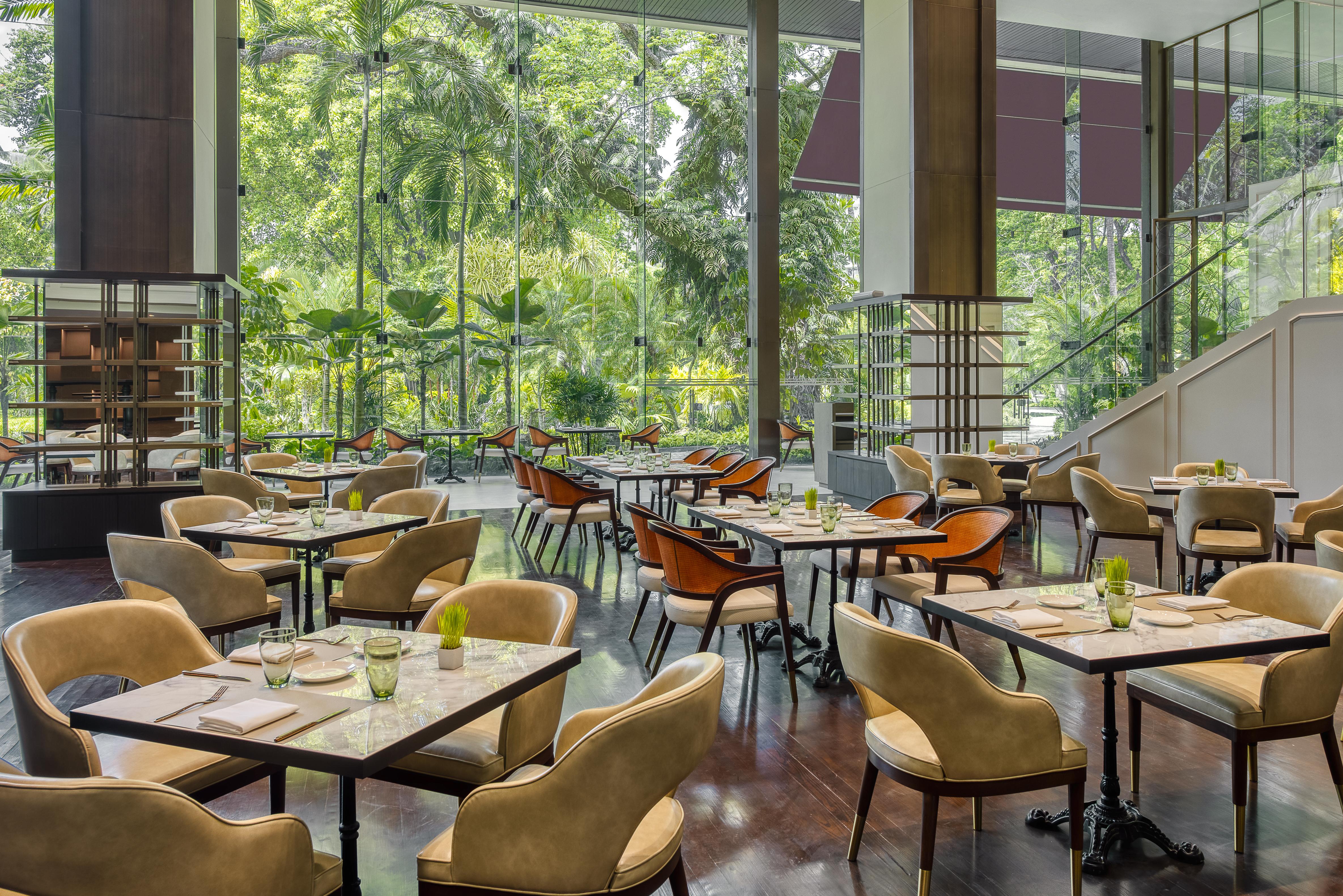 Moevenpick Hotel Bangkok Ploenchit Bdms Bagian luar foto