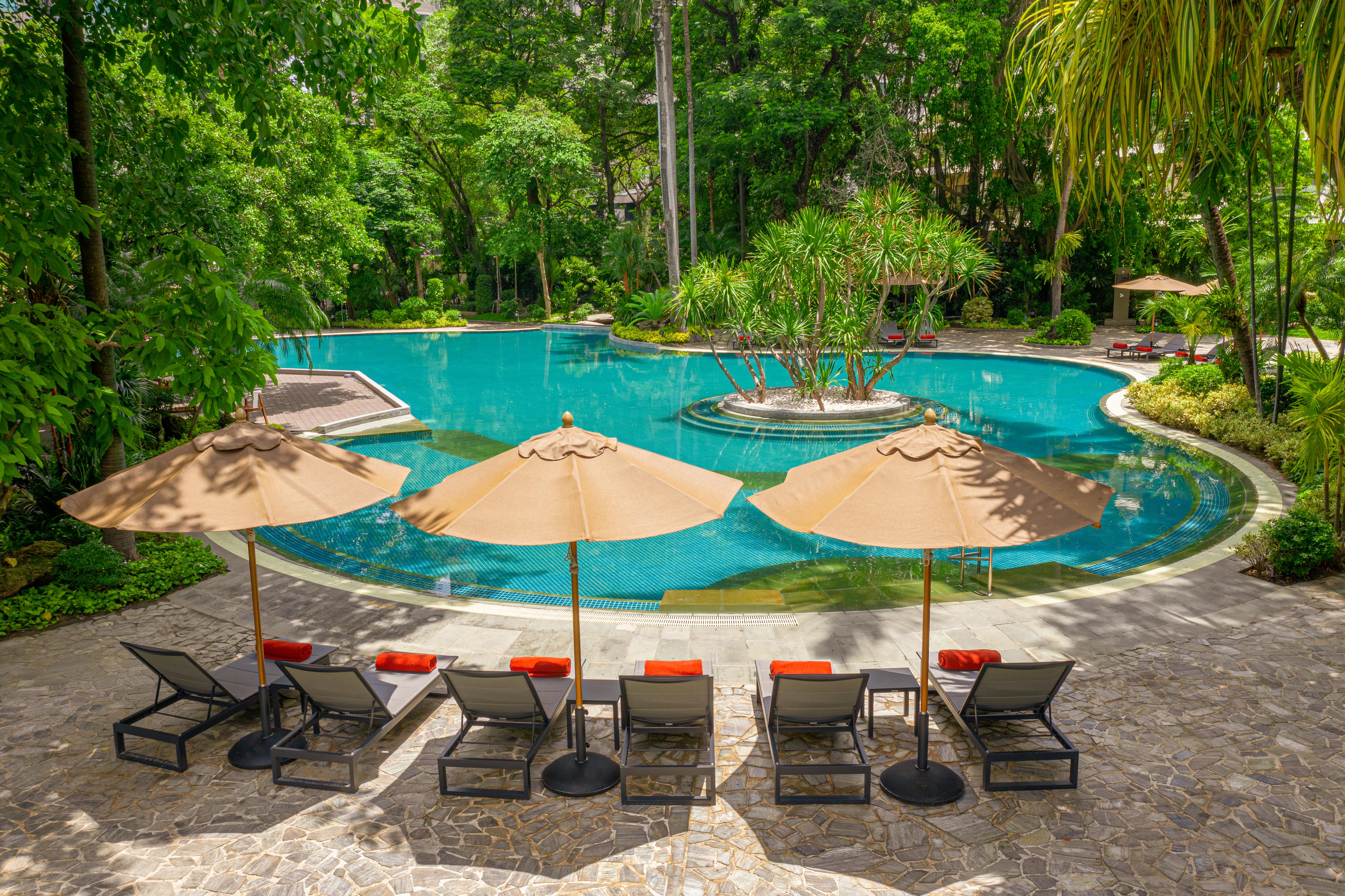 Moevenpick Hotel Bangkok Ploenchit Bdms Bagian luar foto