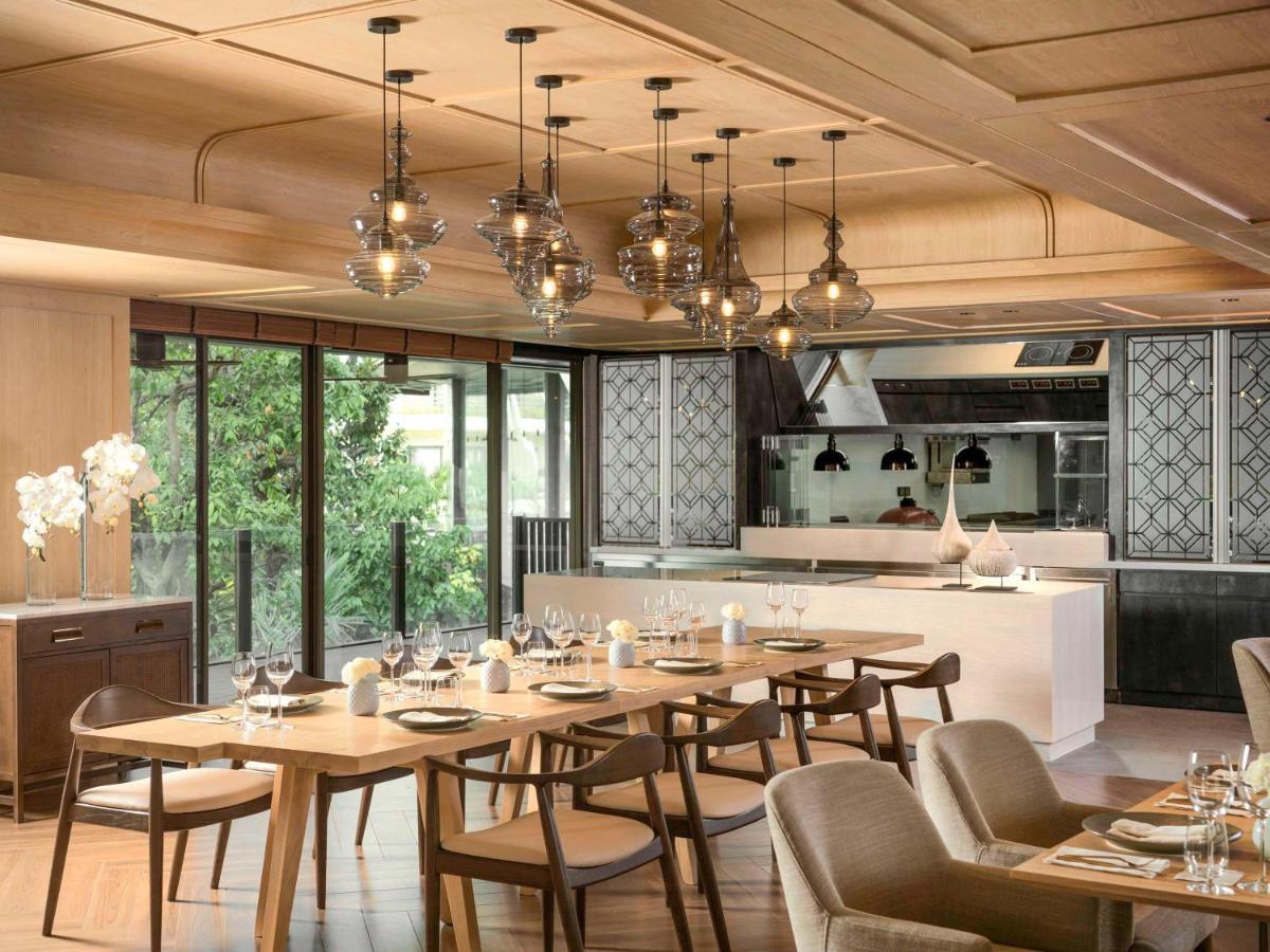 Moevenpick Hotel Bangkok Ploenchit Bdms Bagian luar foto