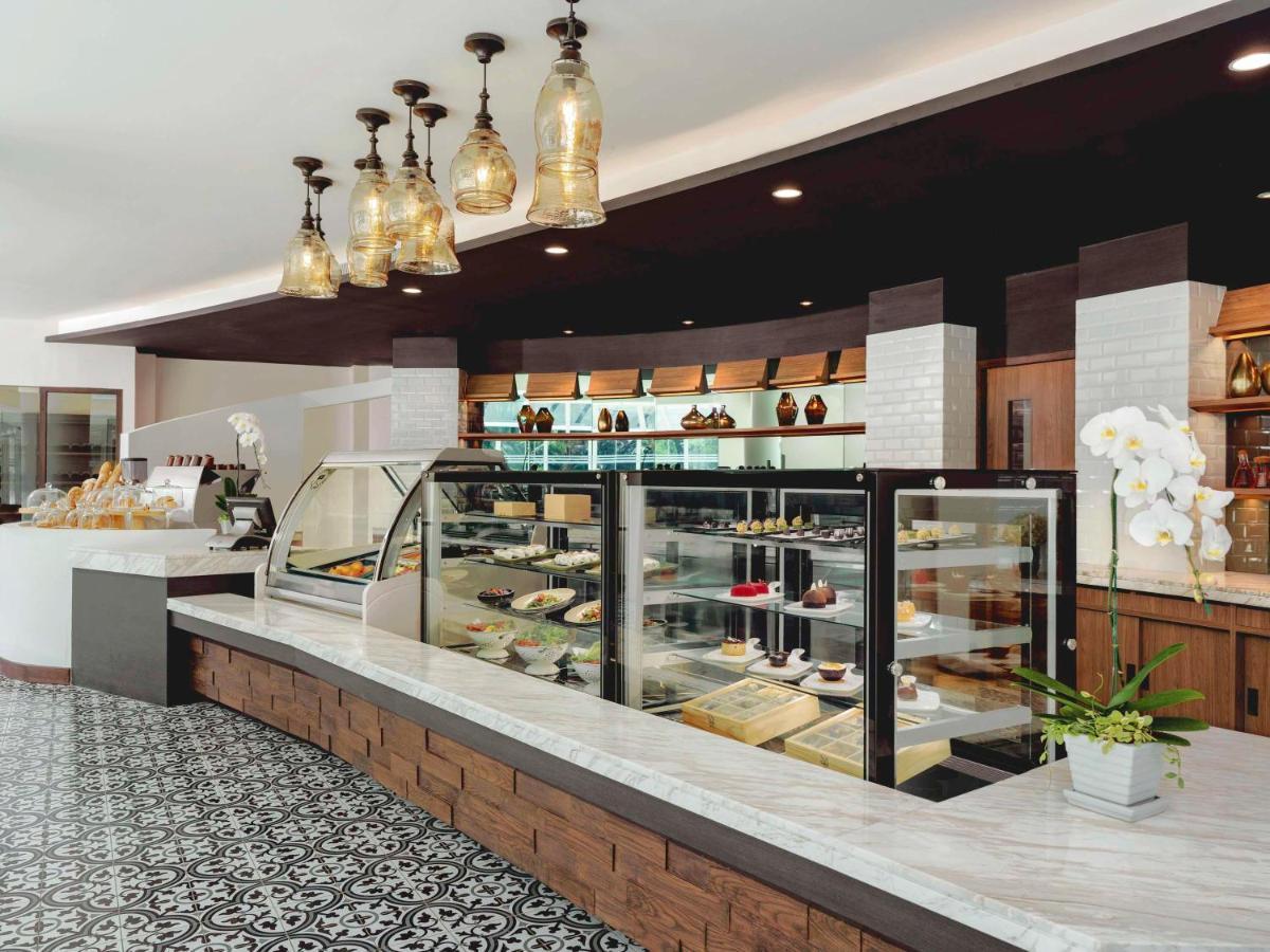 Moevenpick Hotel Bangkok Ploenchit Bdms Bagian luar foto