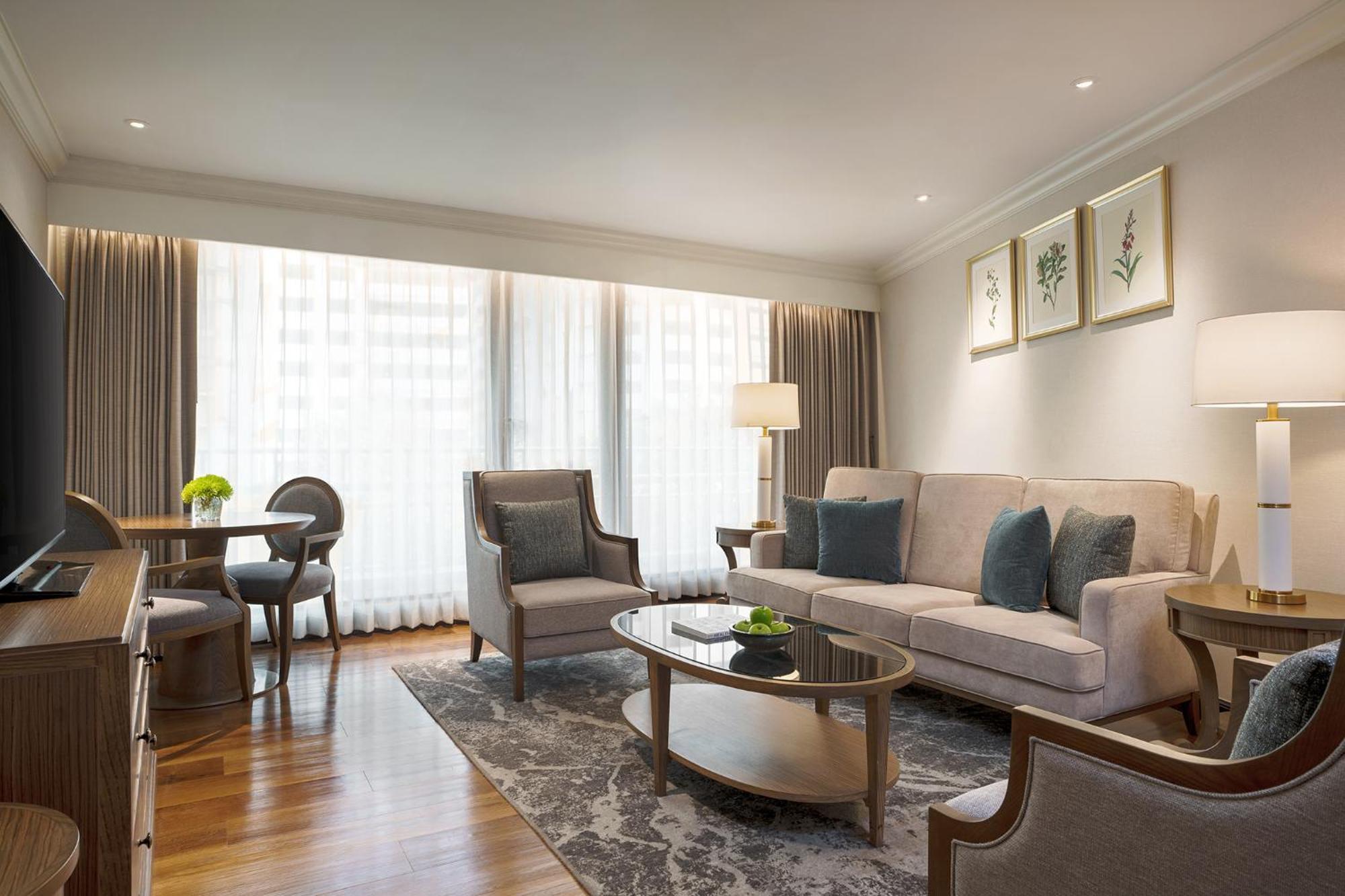 Moevenpick Hotel Bangkok Ploenchit Bdms Bagian luar foto