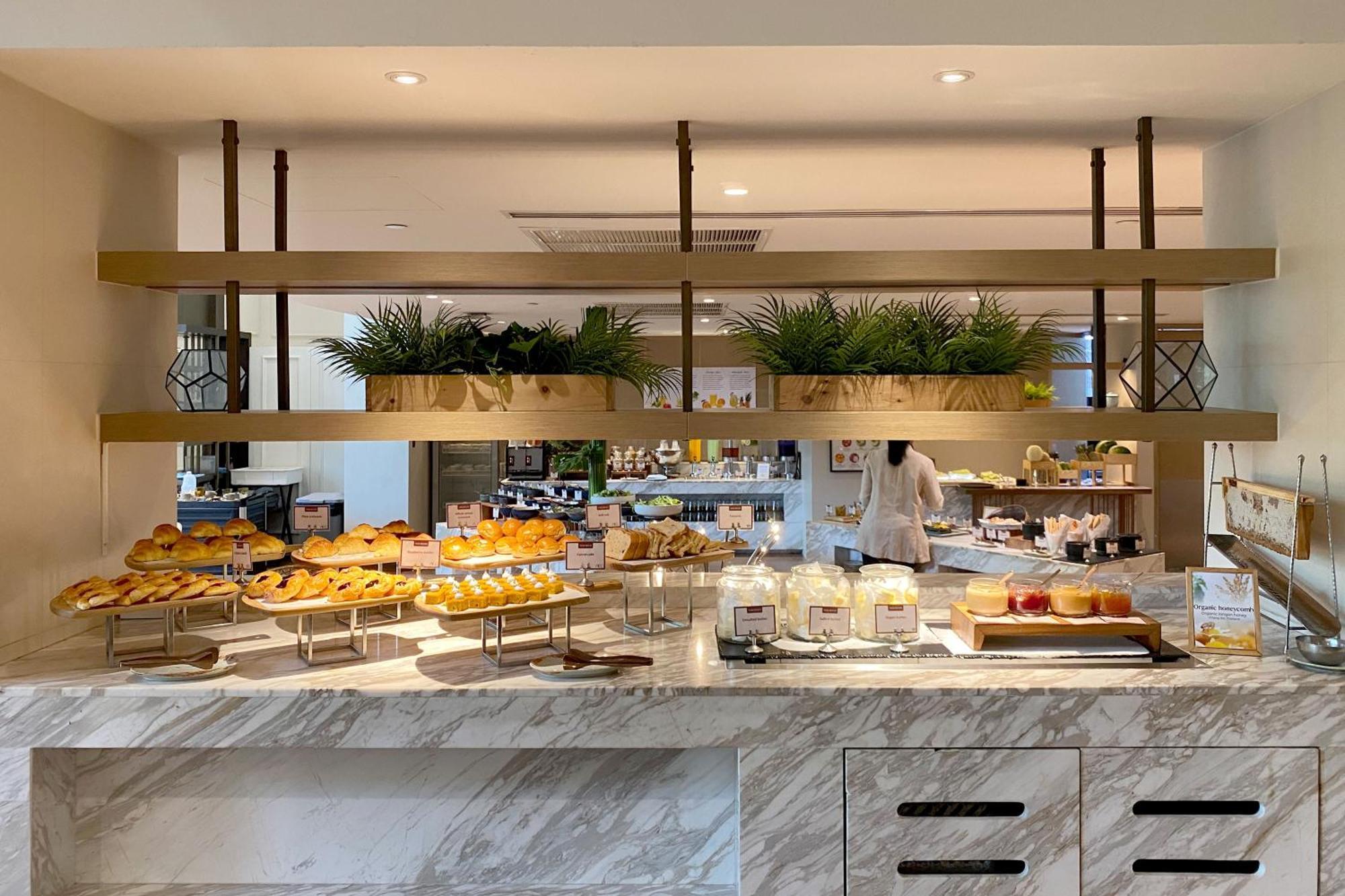 Moevenpick Hotel Bangkok Ploenchit Bdms Bagian luar foto