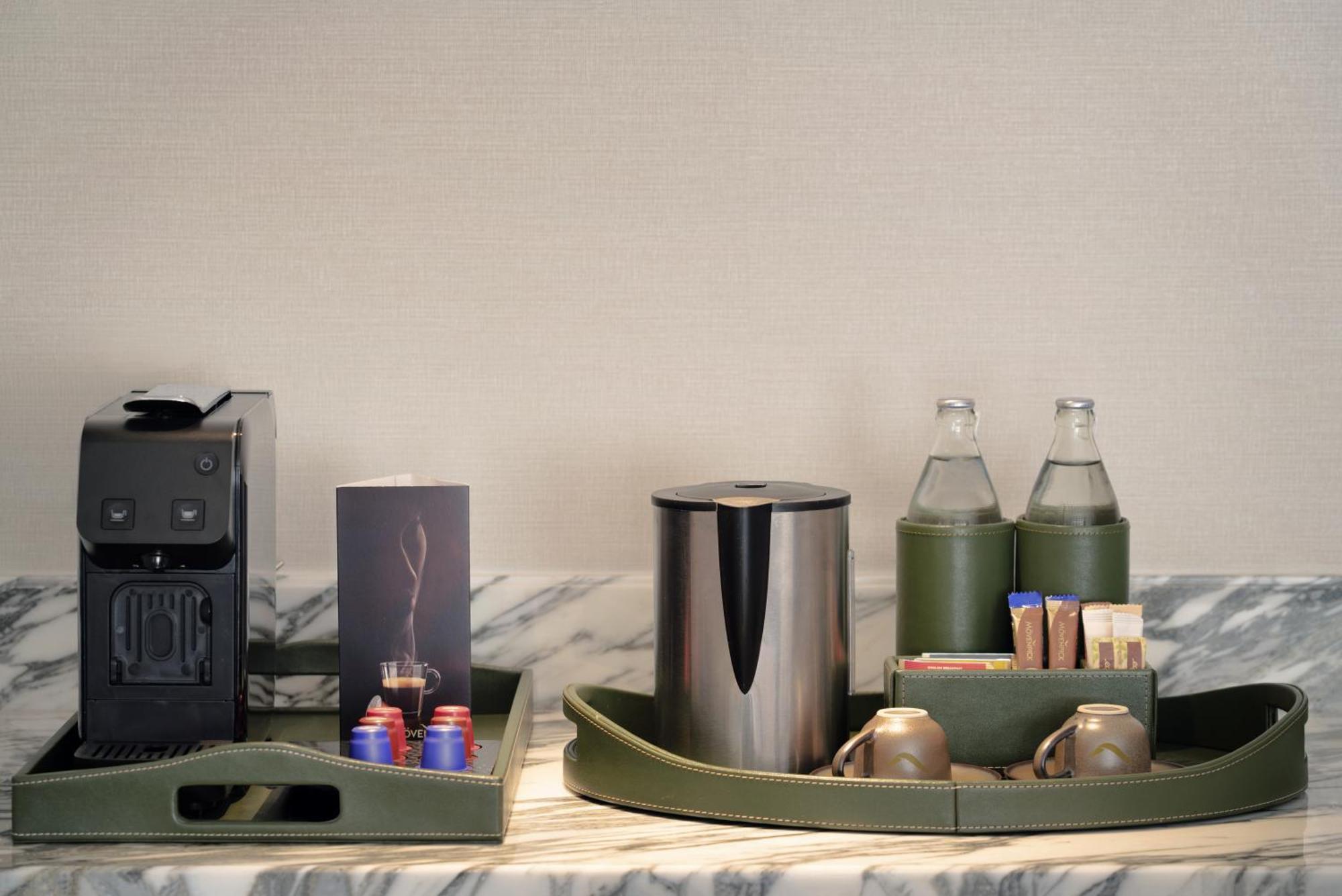 Moevenpick Hotel Bangkok Ploenchit Bdms Bagian luar foto