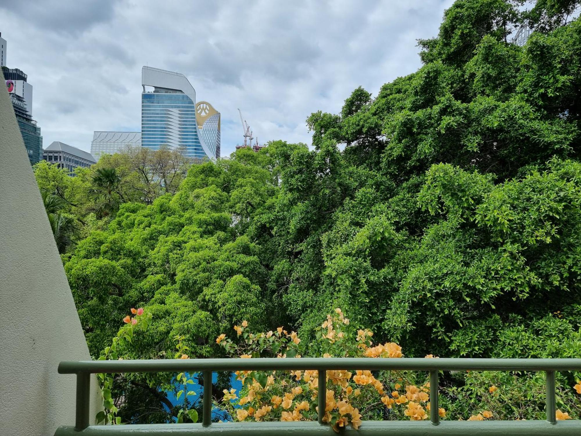 Moevenpick Hotel Bangkok Ploenchit Bdms Bagian luar foto