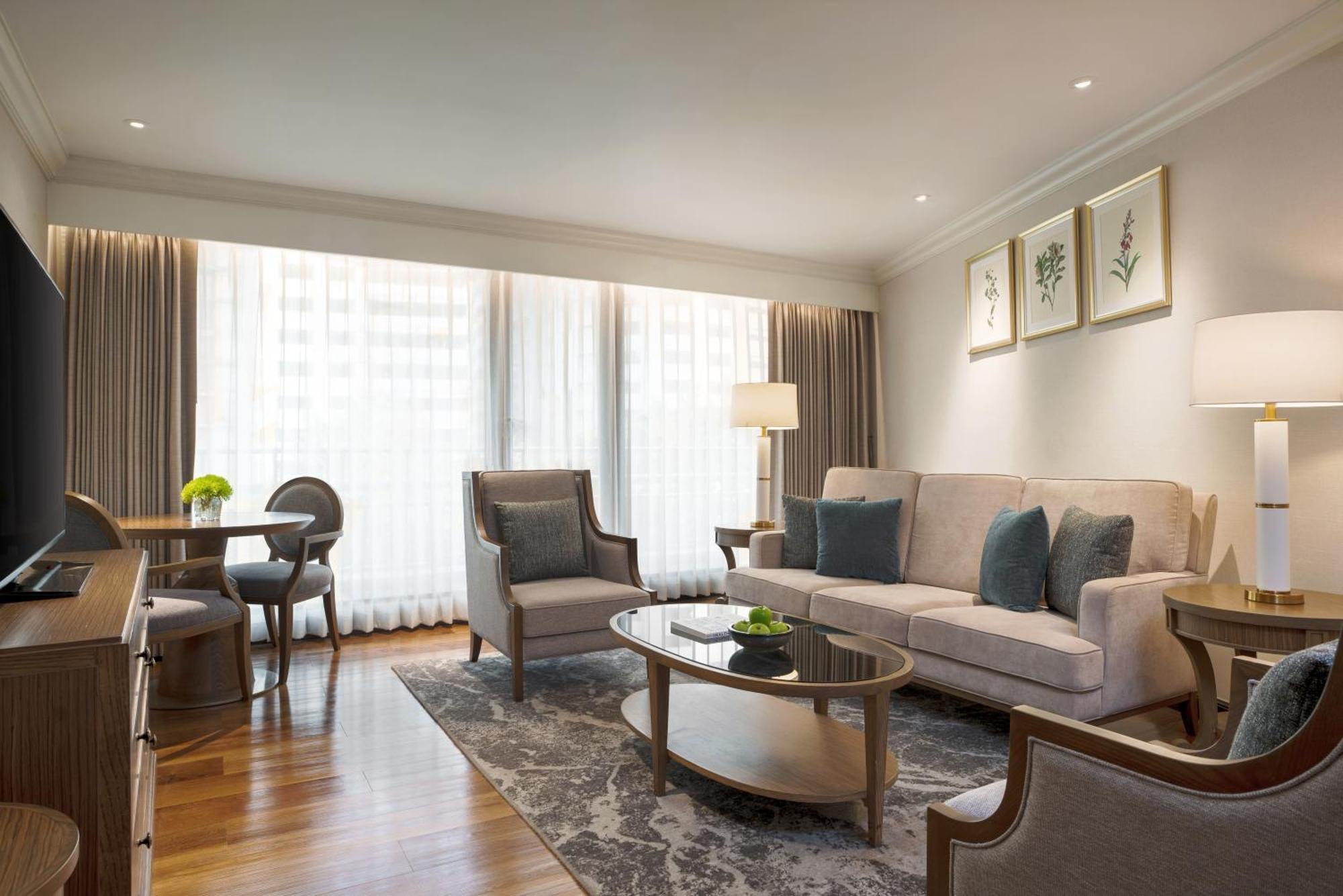 Moevenpick Hotel Bangkok Ploenchit Bdms Bagian luar foto